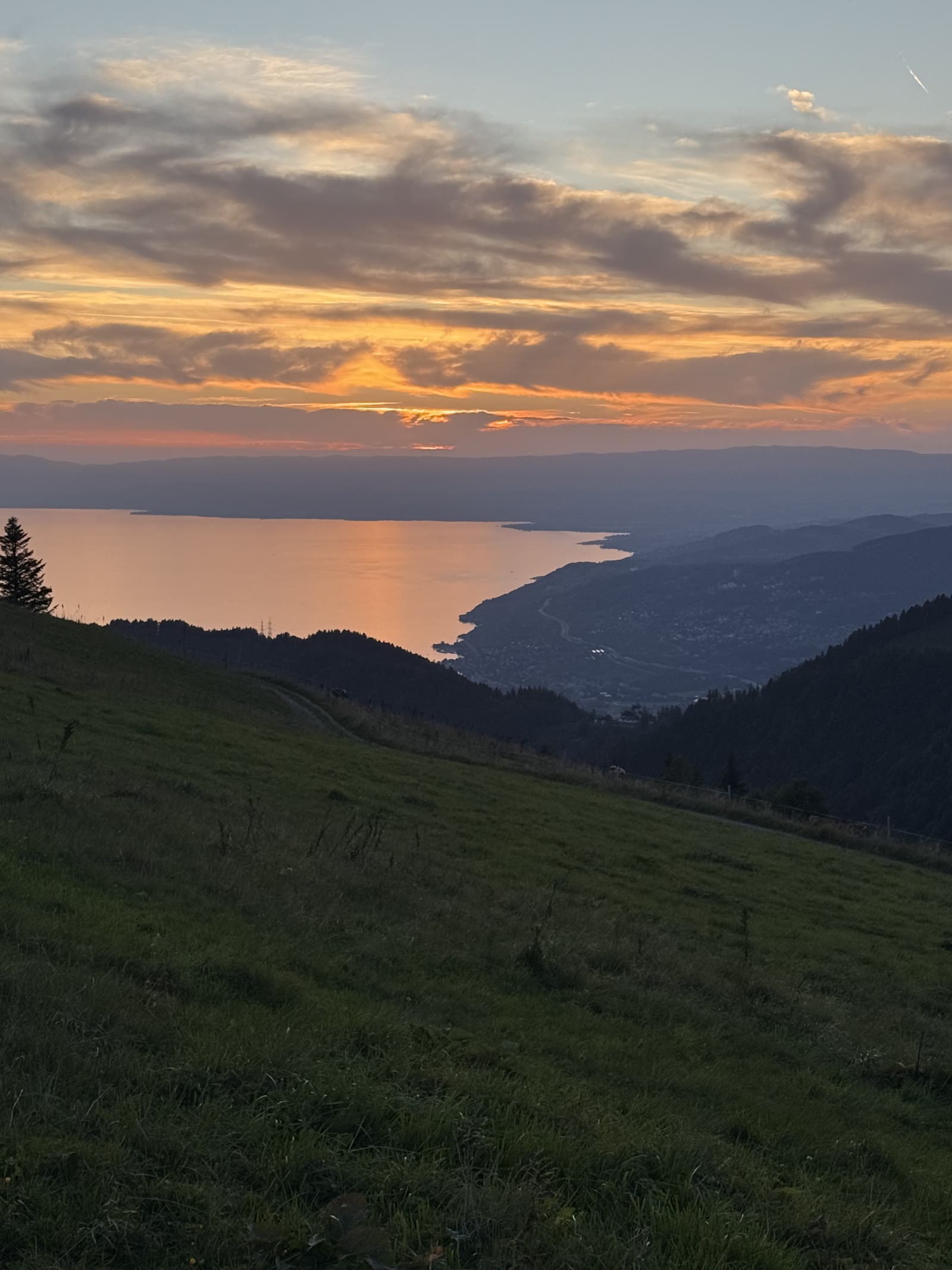 Coucher de soleil sur le Léman depuis les hauteurs de Montreux
